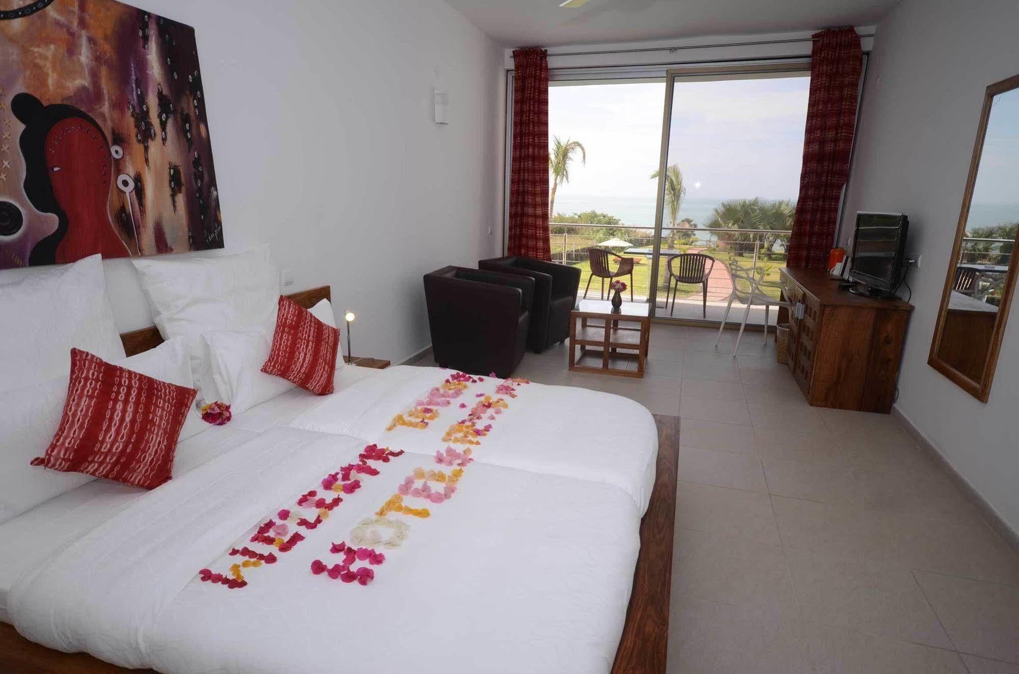 Leo'S Beach Hotel - Adults Only Brufut Luaran gambar