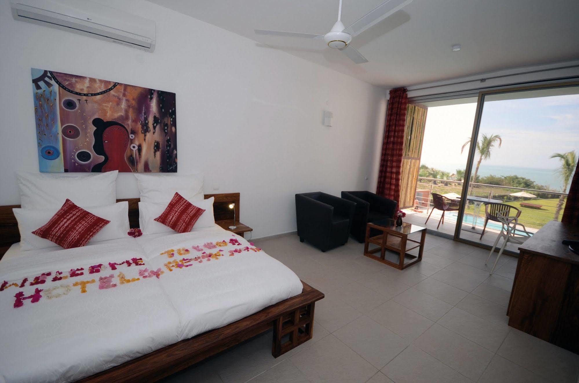 Leo'S Beach Hotel - Adults Only Brufut Luaran gambar